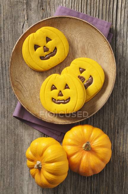 Chocolate Halloween biscuits — Stock Photo