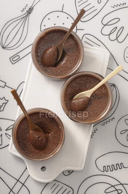 Schalen mit Schokoladenmousse — Stockfoto