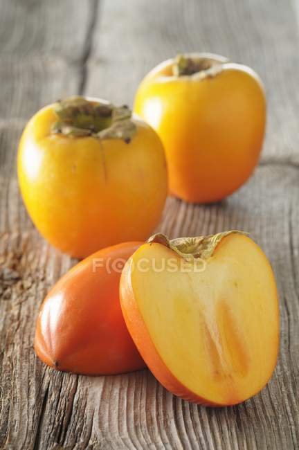 Свіжі стиглі persimmons — стокове фото