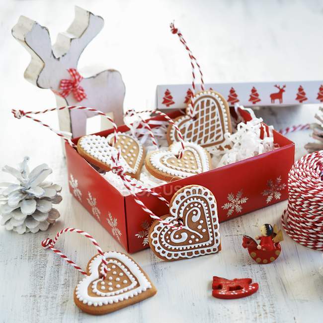 Christmas biscuits decorated with icing — Stock Photo