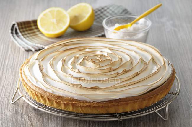 Zitronenbaiser-Torte — Stockfoto