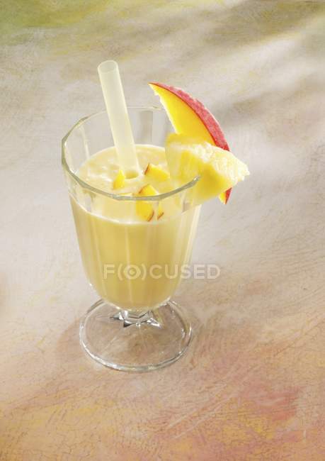 Pineapple and ginger smoothie — Stock Photo