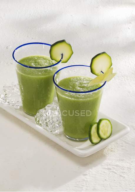 Broccoli smoothie with cucumber — Stock Photo