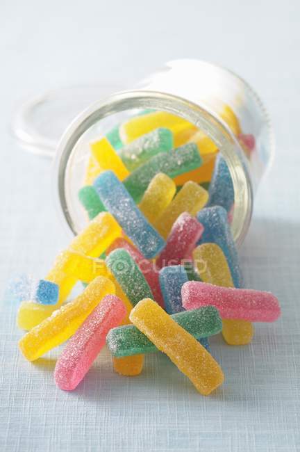 Dulces gomosos coloridos - foto de stock