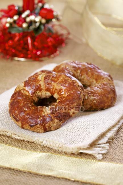 Vue rapprochée des pâtisseries de Noël traditionnelles rococo — Photo de stock