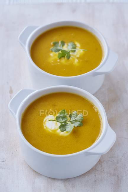 Soupe aux carottes et coriandre — Photo de stock