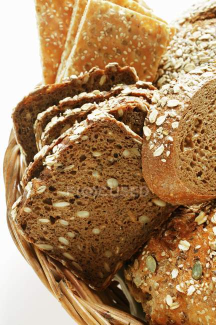 Pan integral y pan crujiente - foto de stock