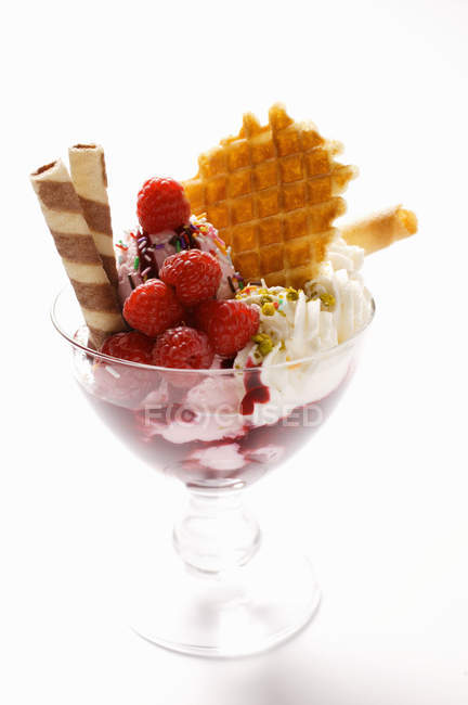 Sundae with raspberry ice cream — Stock Photo