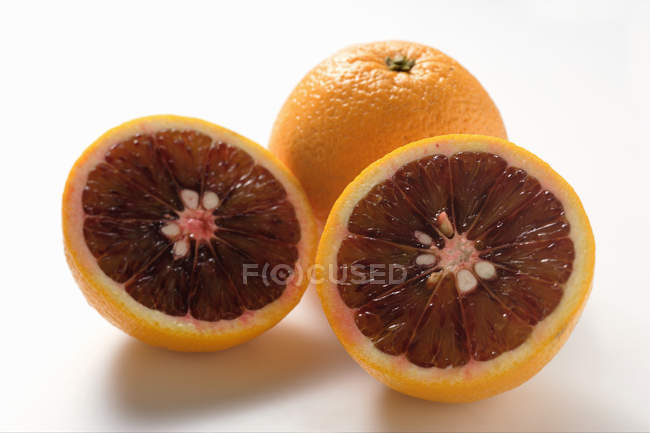Полтора апельсина крови — стоковое фото