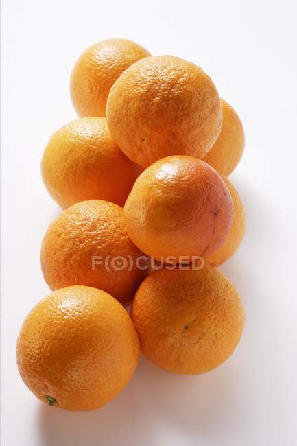 Целые апельсины — стоковое фото