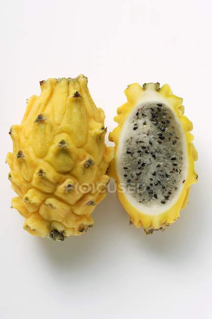 Frutas exóticas pitahaya - foto de stock