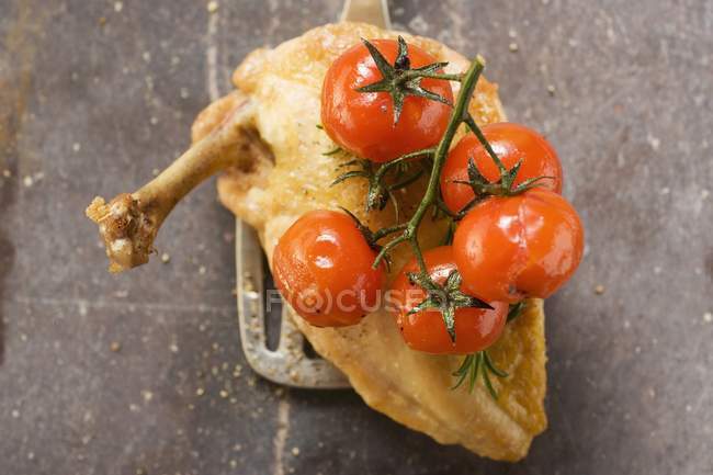 Pechuga de pollo frito - foto de stock