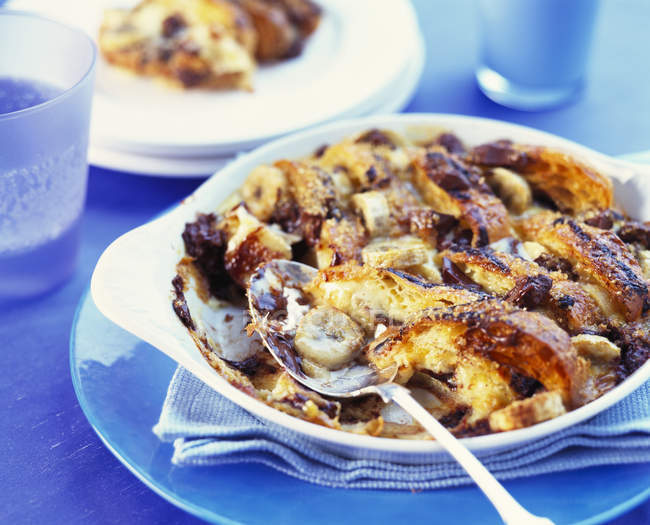 Chocolate croissants and banana pudding — Stock Photo