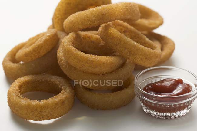 Deep-fried onion rings — Stock Photo