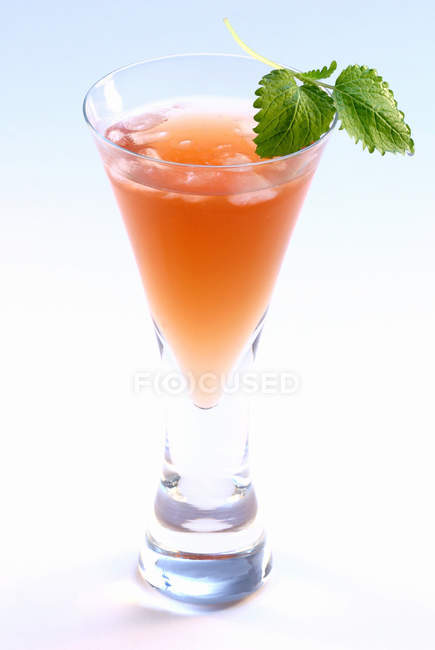 Cocktail with tea and rum — Stock Photo