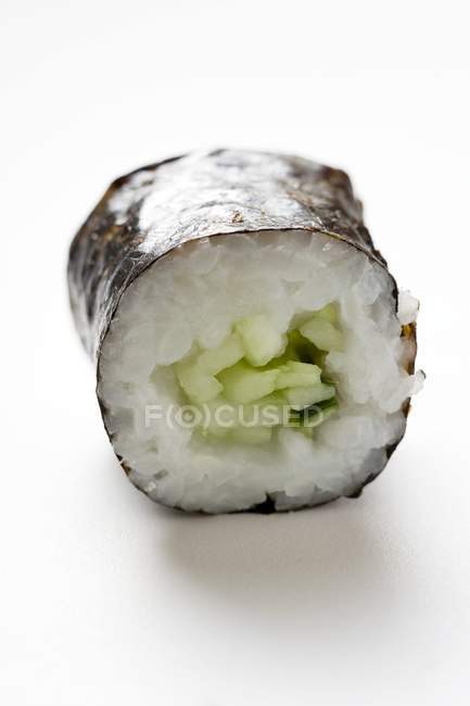 Маки суши с огурцом — стоковое фото