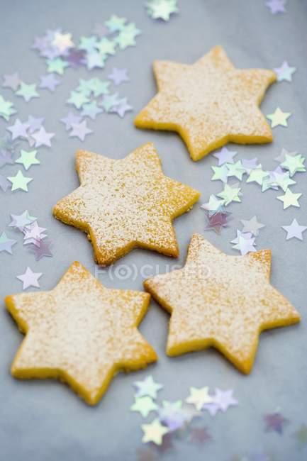 Homemade star-shaped biscuits — Stock Photo