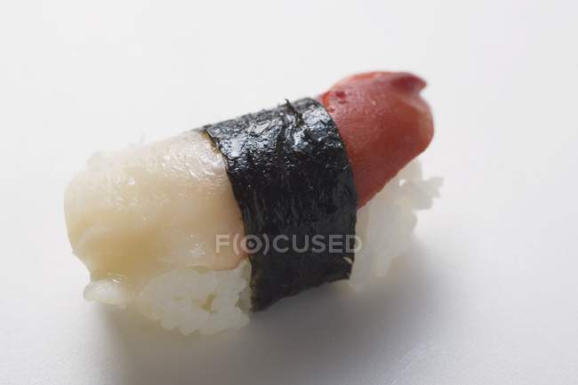 Nigiri sushi with scallop — Stock Photo