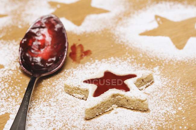 Biscuit with jam filling — Stock Photo