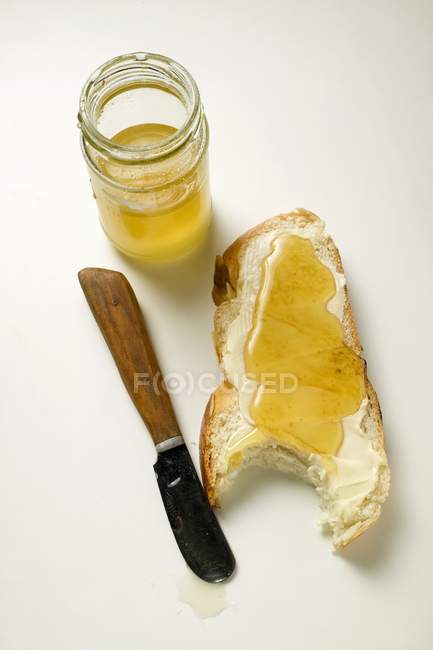 Tranche de pain au beurre — Photo de stock