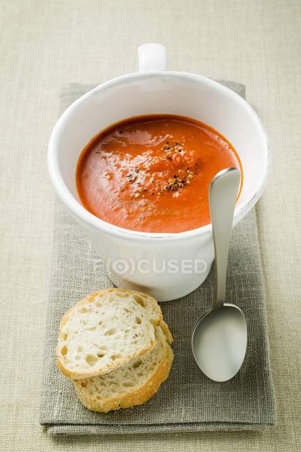 Red pepper cream soup in cup — Stock Photo