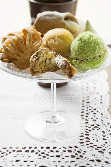 Assorted small pastries — Stock Photo