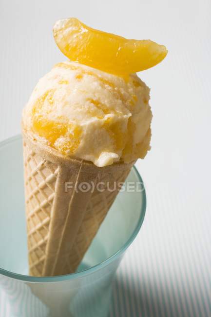 Crème glacée orange — Photo de stock