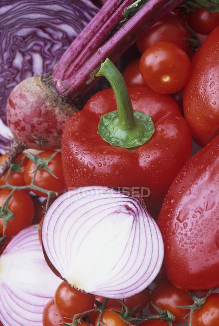 Pimientos rojos y tomates - foto de stock