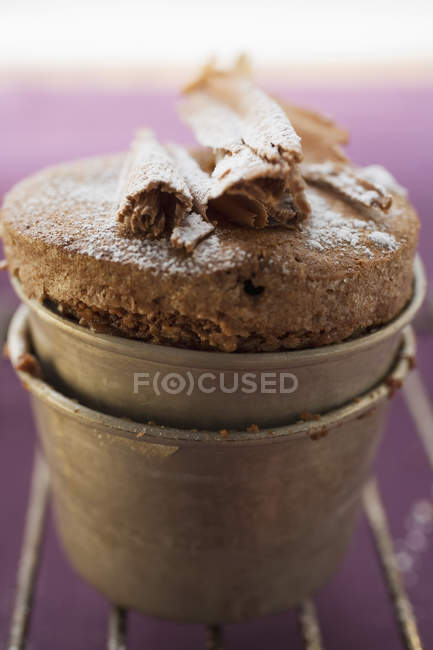 Souffl with chocolate curls — Stock Photo