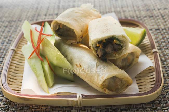 Spring rolls with cucumber — Stock Photo