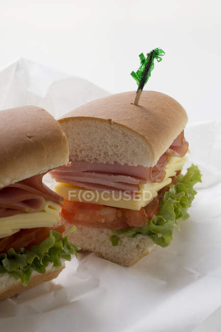 Moitiés de sous sandwich — Photo de stock