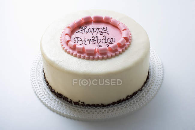 Торт на день народження з написом — стокове фото