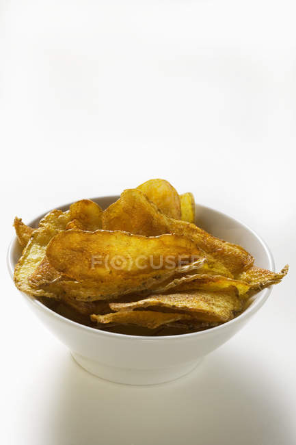 Смажена картопля чіпсів — стокове фото