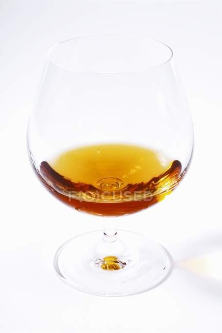 Cognac fin en verre — Photo de stock