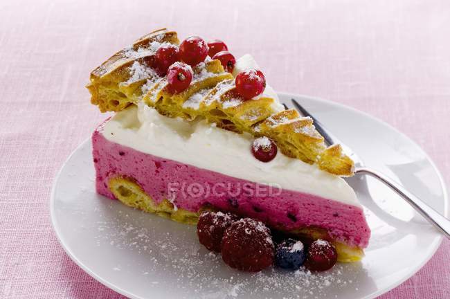 Redcurrant sweet cake — Stock Photo