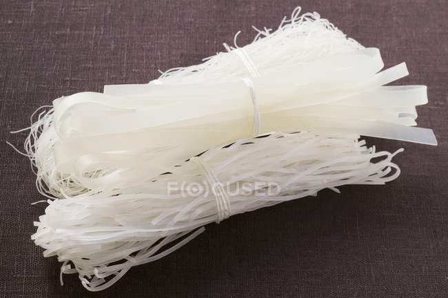 Vari tipi di tagliatelle di riso — Foto stock