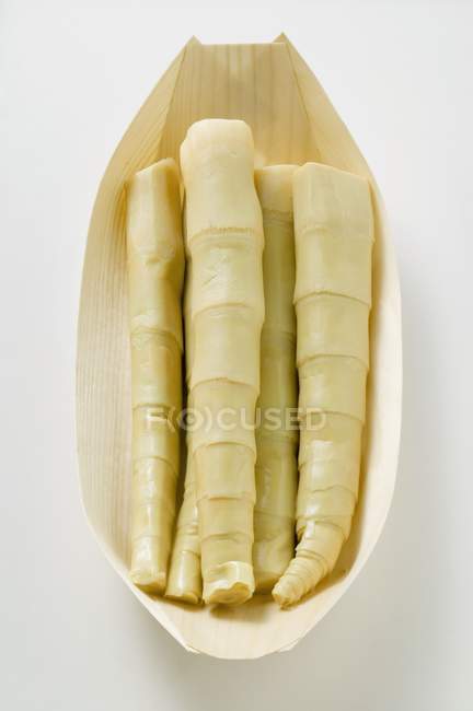 Bambussprossen in Holzschale — Stockfoto
