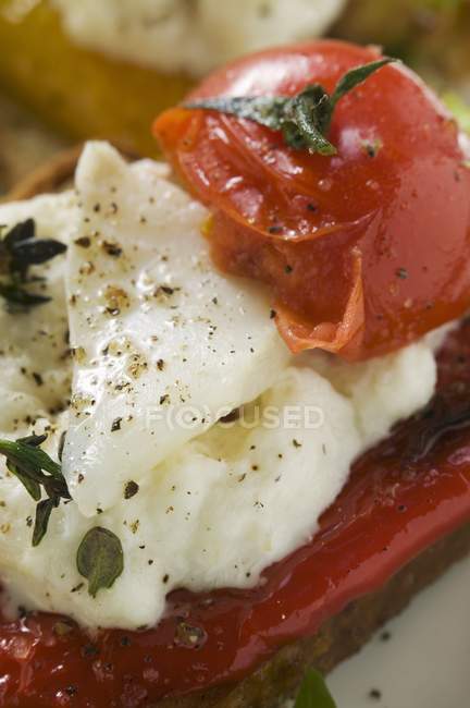 Antipasti con gamberetti e verdure — Foto stock