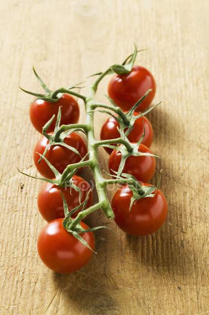 Tomates cherry frescos - foto de stock