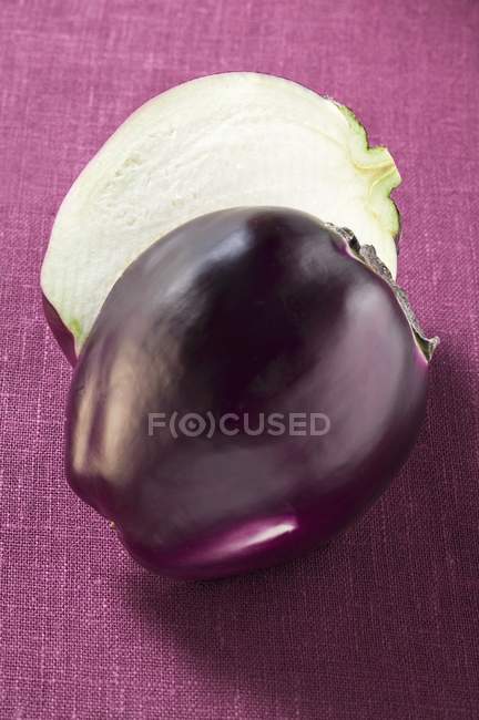 Halved ripe aubergine — Stock Photo