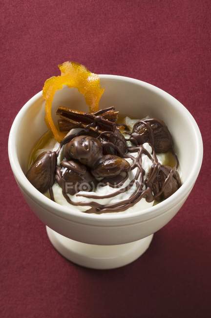 Ricotta cream with chestnuts — Stock Photo