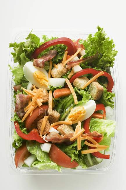 Foglie di insalata con verdure — Foto stock