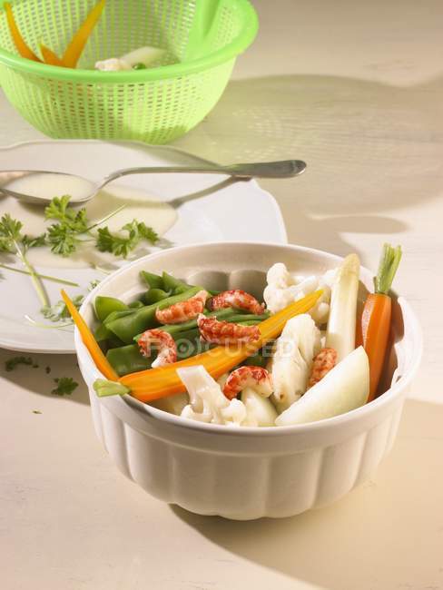 Légumes mélangés aux crevettes — Photo de stock