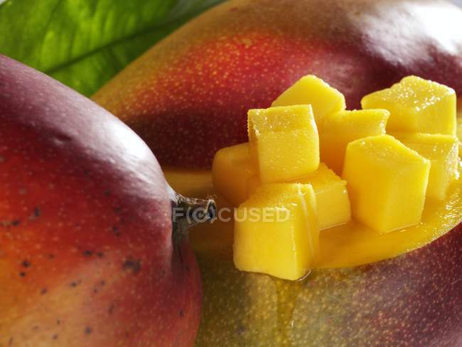Diced fresh mangos — Stock Photo