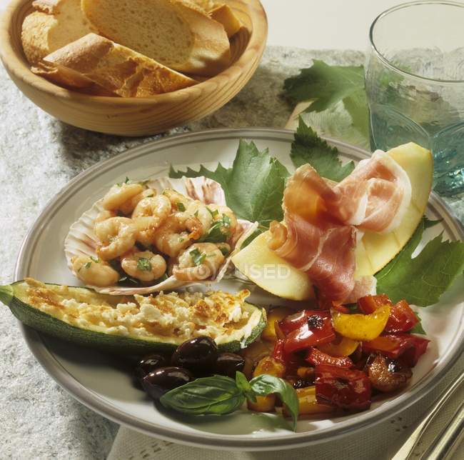 Closeup view of mixed appetizers on plate — Stock Photo