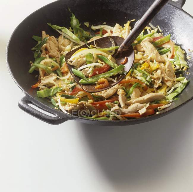 Streifen Hühnerbrust und Gemüse — Stockfoto