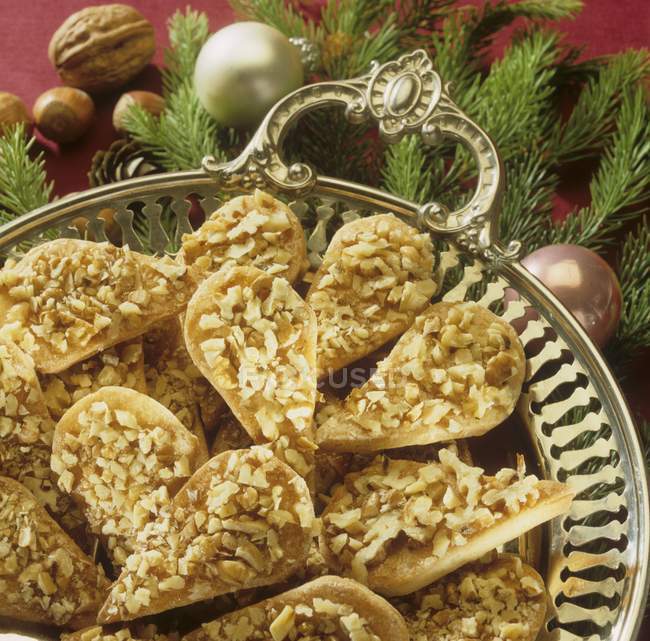 Christmas nutty leaf biscuits — Stock Photo