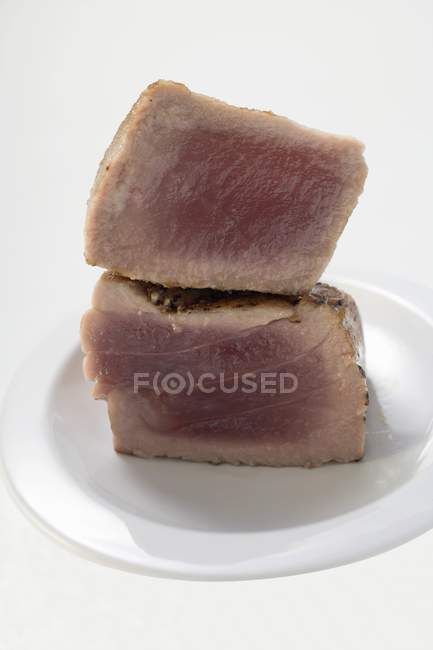 Pequenos pedaços de atum — Fotografia de Stock