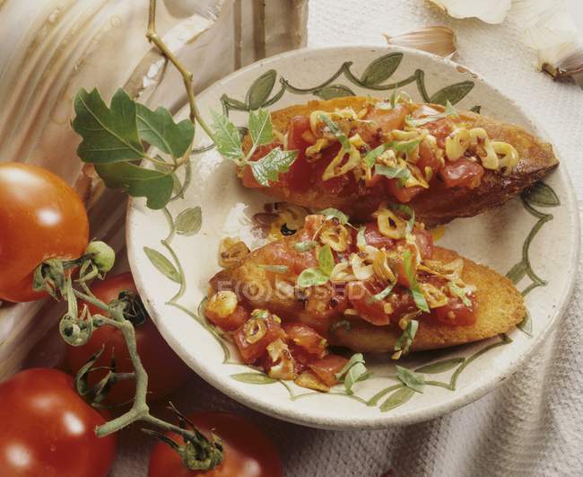 Toast mit Tomaten belegt — Stockfoto