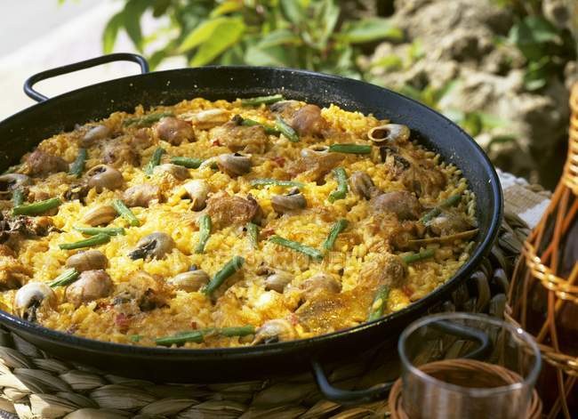 Paella prato de arroz espanhol — Fotografia de Stock